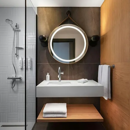 Moxy Hotel *